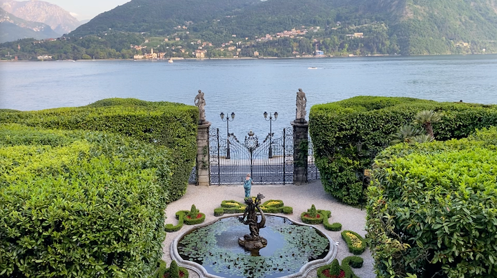 Villa Carlotta si affaccia sul Lago di Como